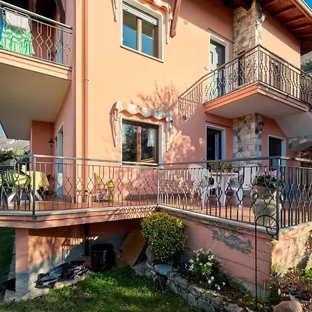 Esperia Apartment *
