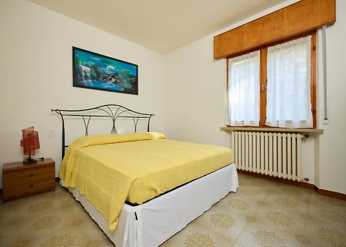Esperia By Gardenjoy Apartment